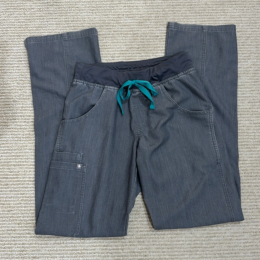 FIGS scrub set, gently used, great condition! Size XXS top and bottom. - Picture 5 of 5